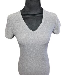 No Boundaries Gray V-Neck Short Sleeve Tee